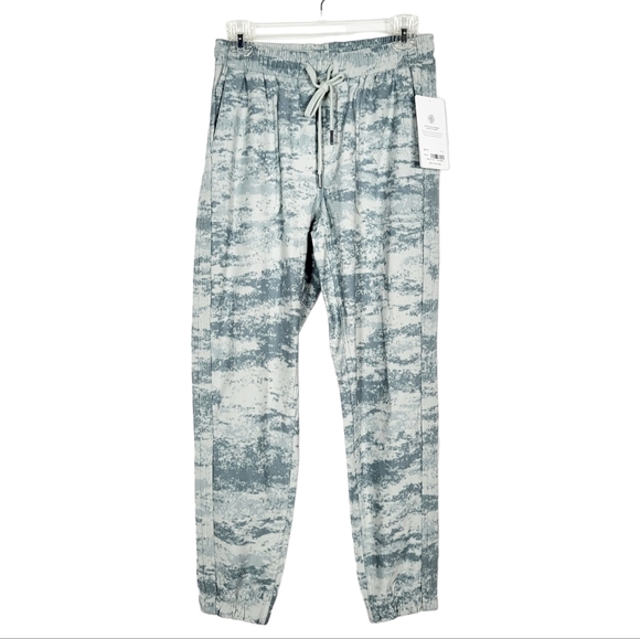 ATHLETA Farallon Jogger in Fog Camo Coast Grey NWT - Picture 1 of 7